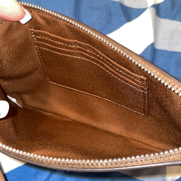 Brand new banana edition coach wristlet - Picture 4 of 4